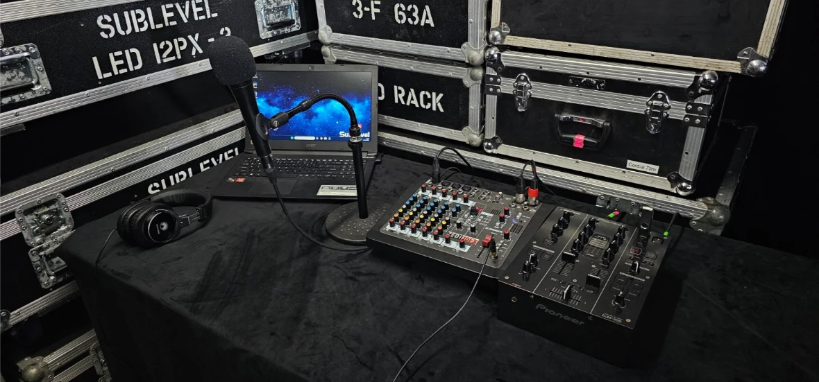 Audio pults un dators