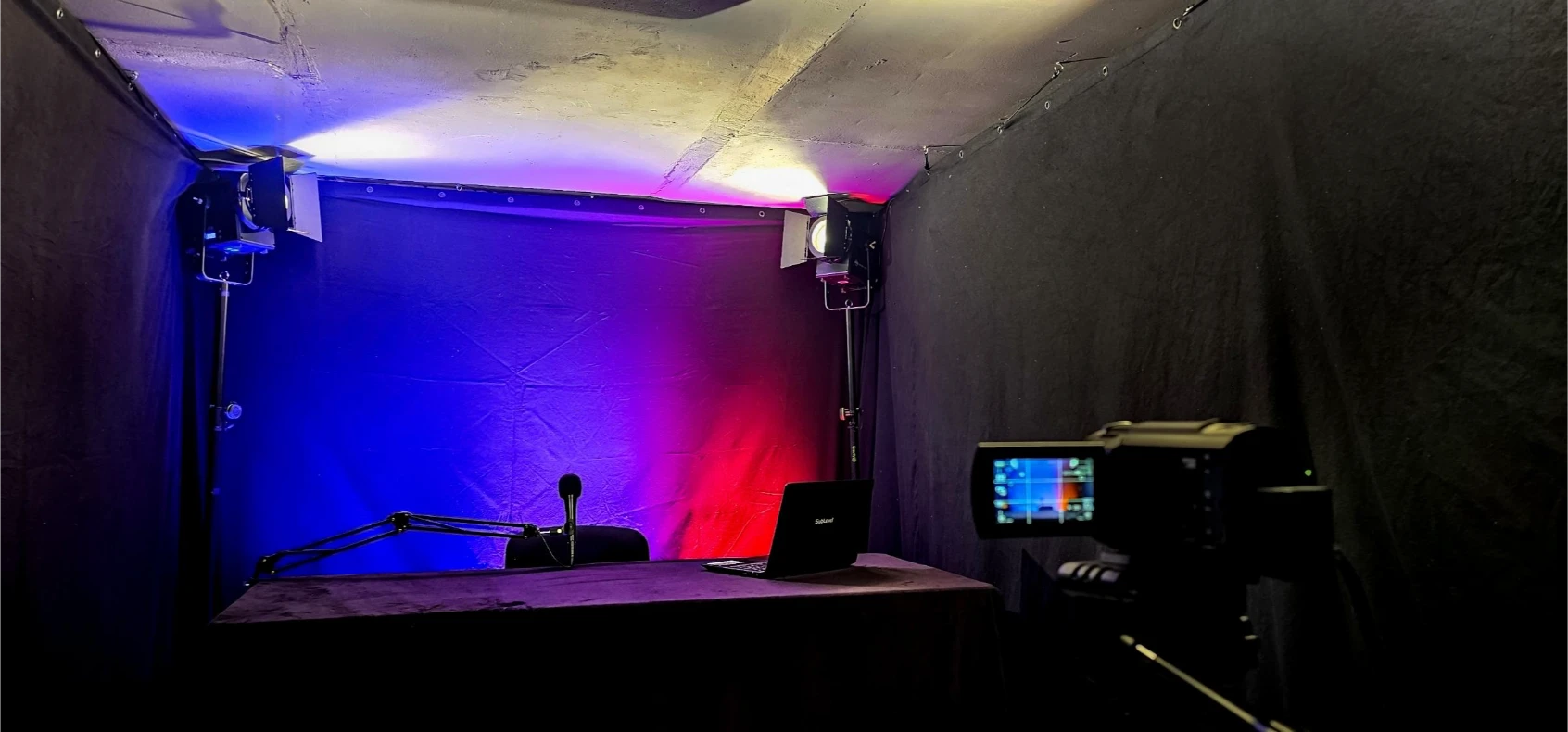 LED gaismas video studijā